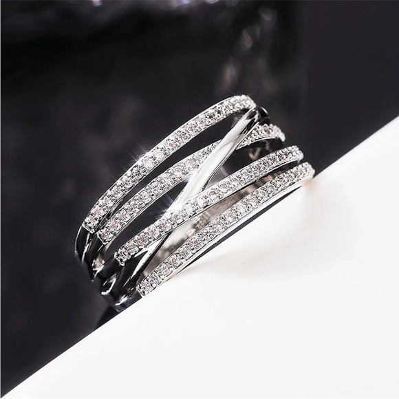 New 925 Silver Multilayered Diamond Ring - Picture 3 of 6